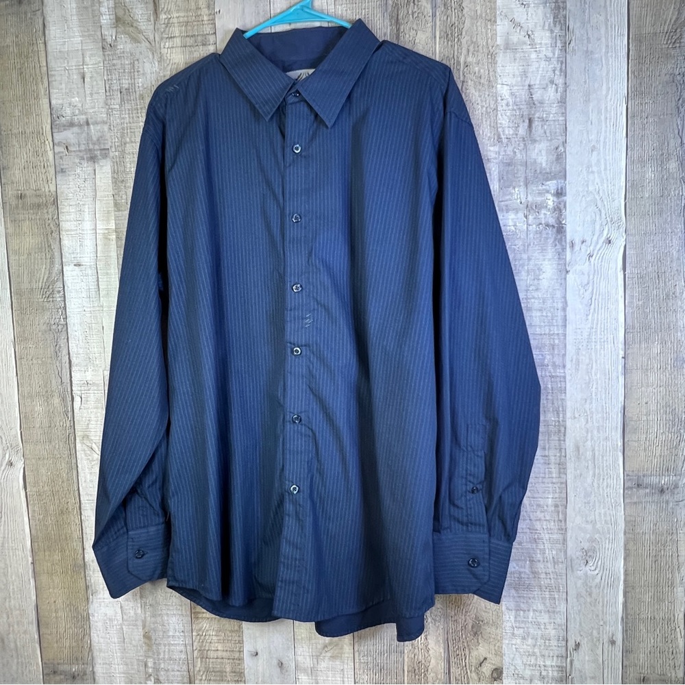 Bruno New York Size XL Navy Blue Button Front Long Sleeves w/Button Cuffs